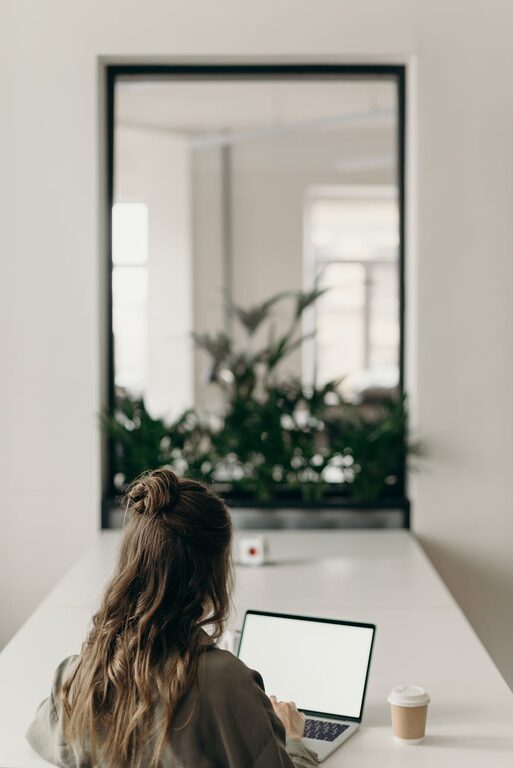How to Keep Your Emails Under Control and Stay Organized
